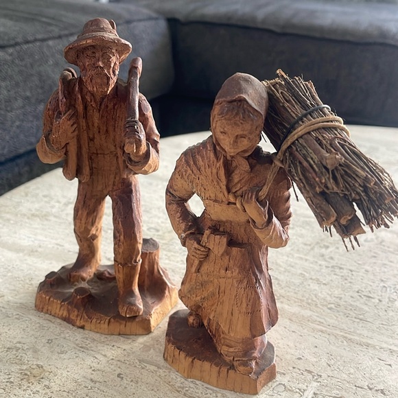 Vintage Set of 2 Hand Carved Wooden People Figurine. In...